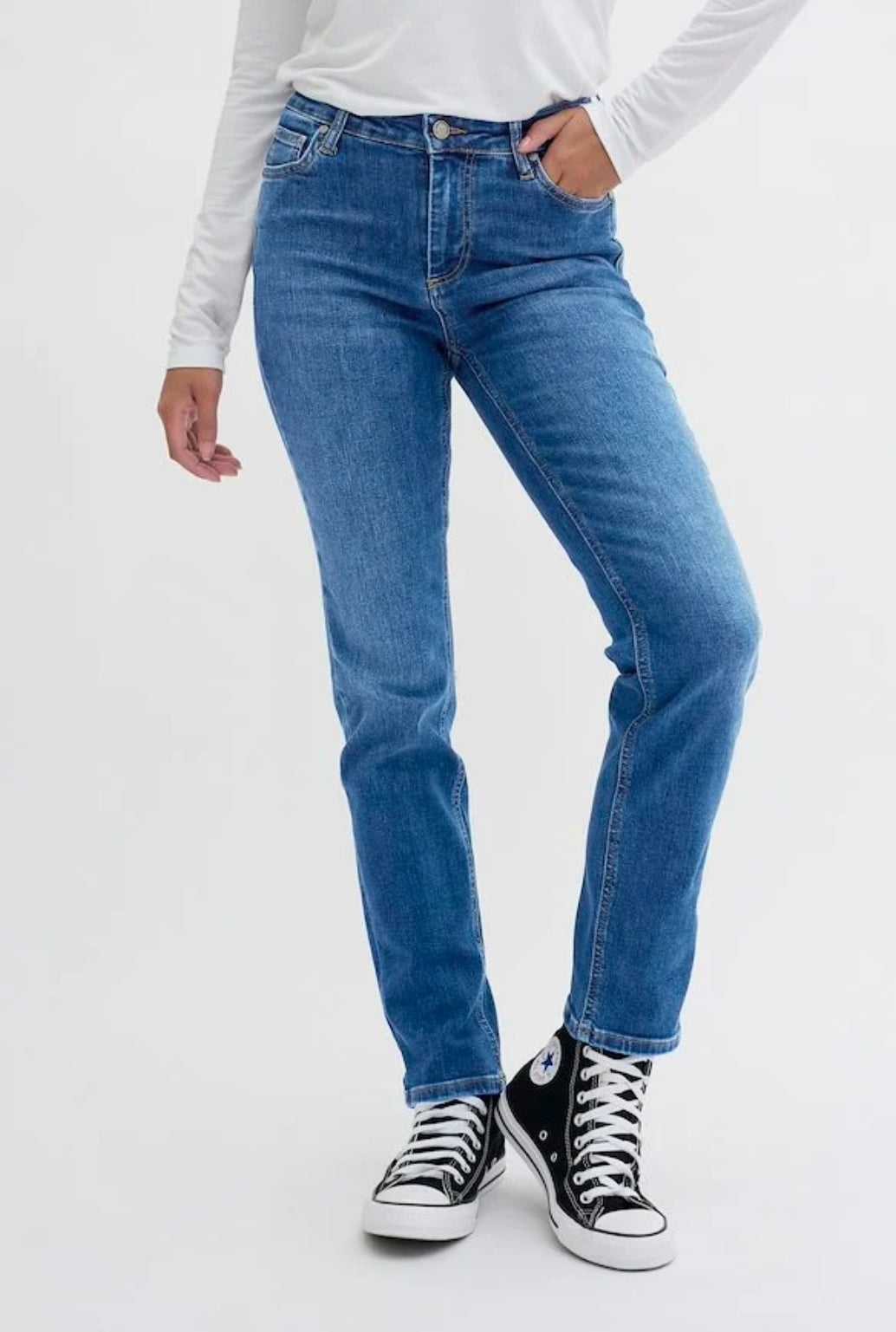 Celina High Straight Jean