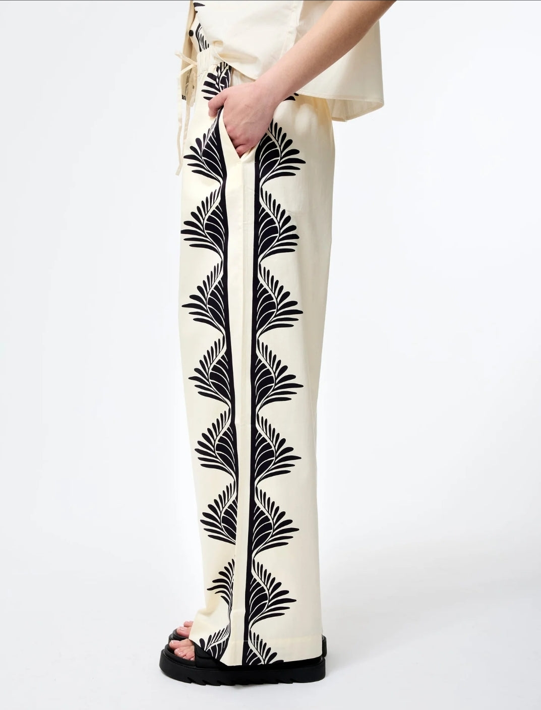 Nola Alexis Wide Leg Trouser
