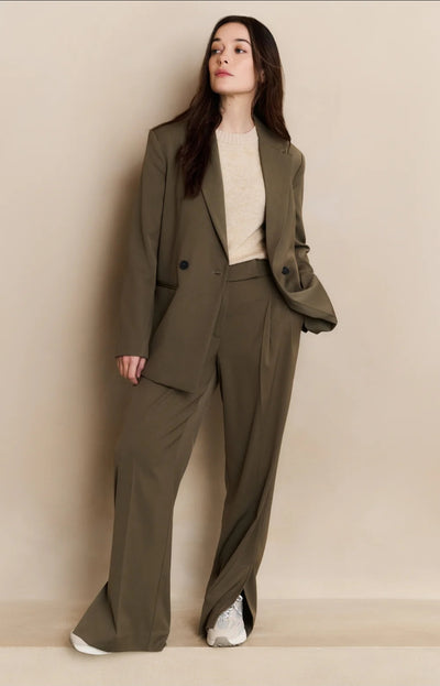 Wide Leg Trouser with slit detail